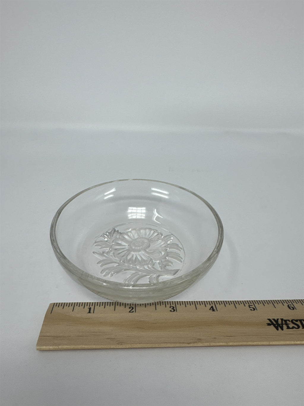 Vtg Clear Pressed Glass Berry Bowl Sunflower Floral Pattern Dessert Dish